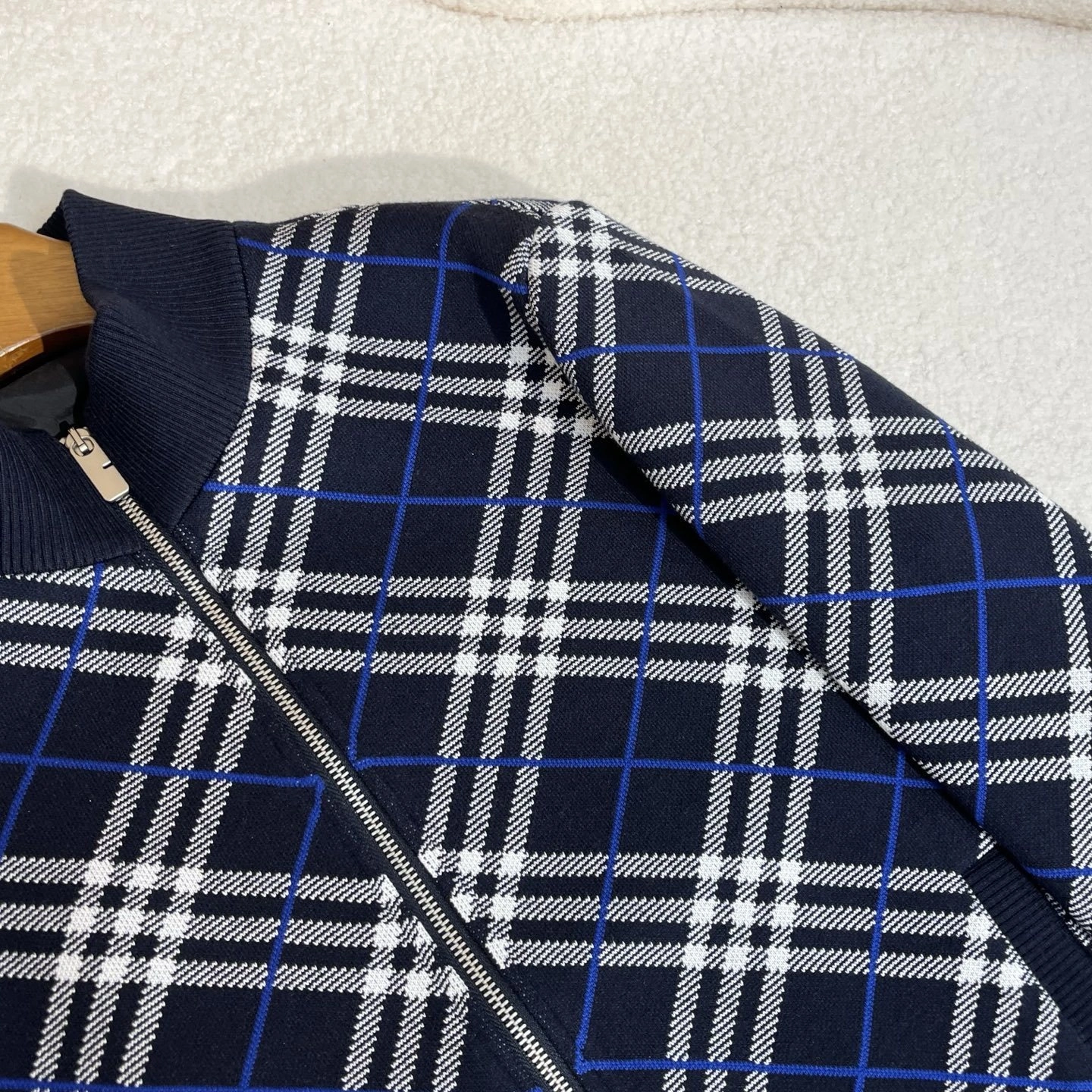 wg.luxury-- 2ur25rry wool item: E-F443J1816H